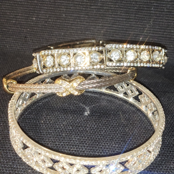 Dazzling Women's Silver and Gold (tone) Bracelet Set